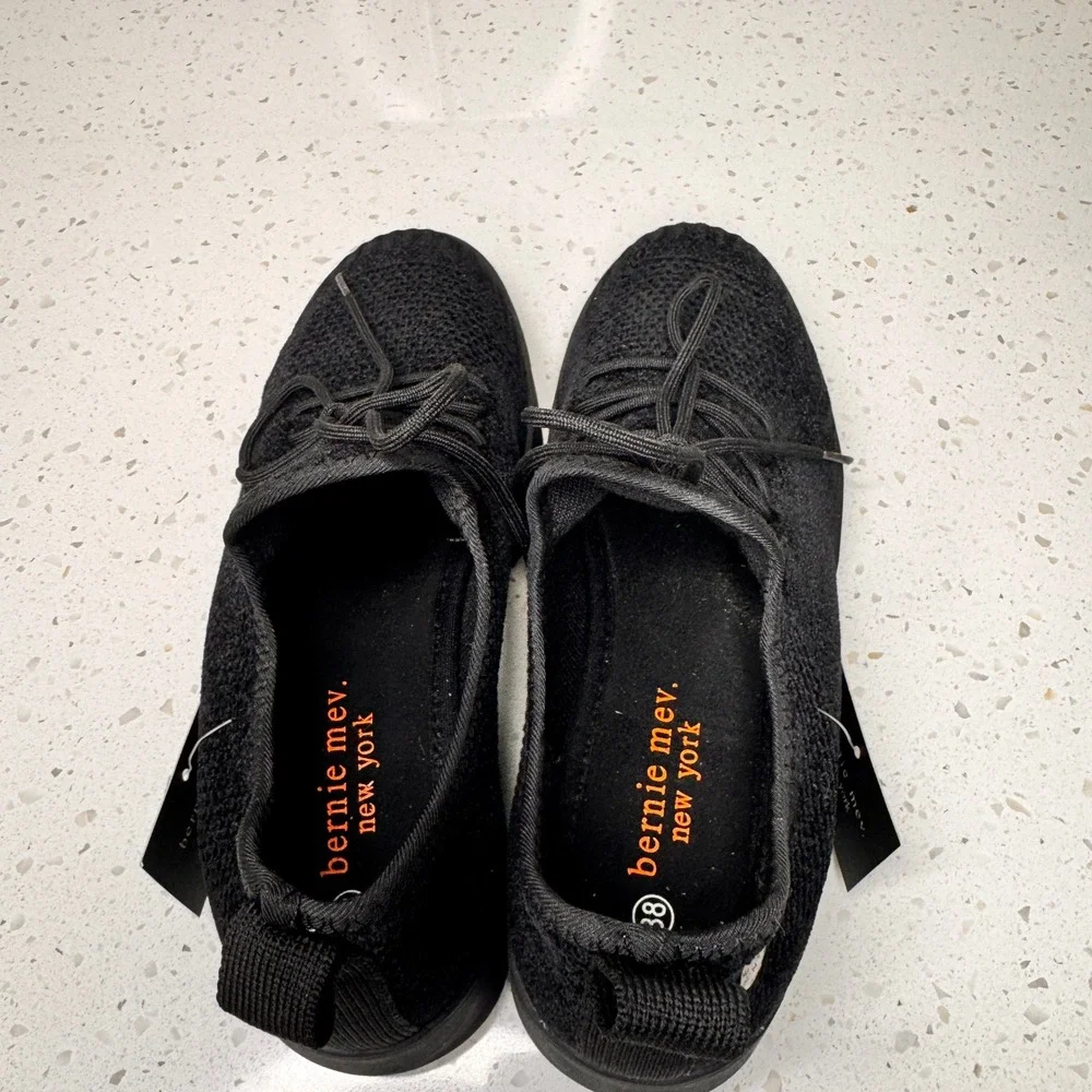 Bernie Mev Cara‎ Women Black Vegan Knit Platform Sneakers Size 38 or 7 NWOT